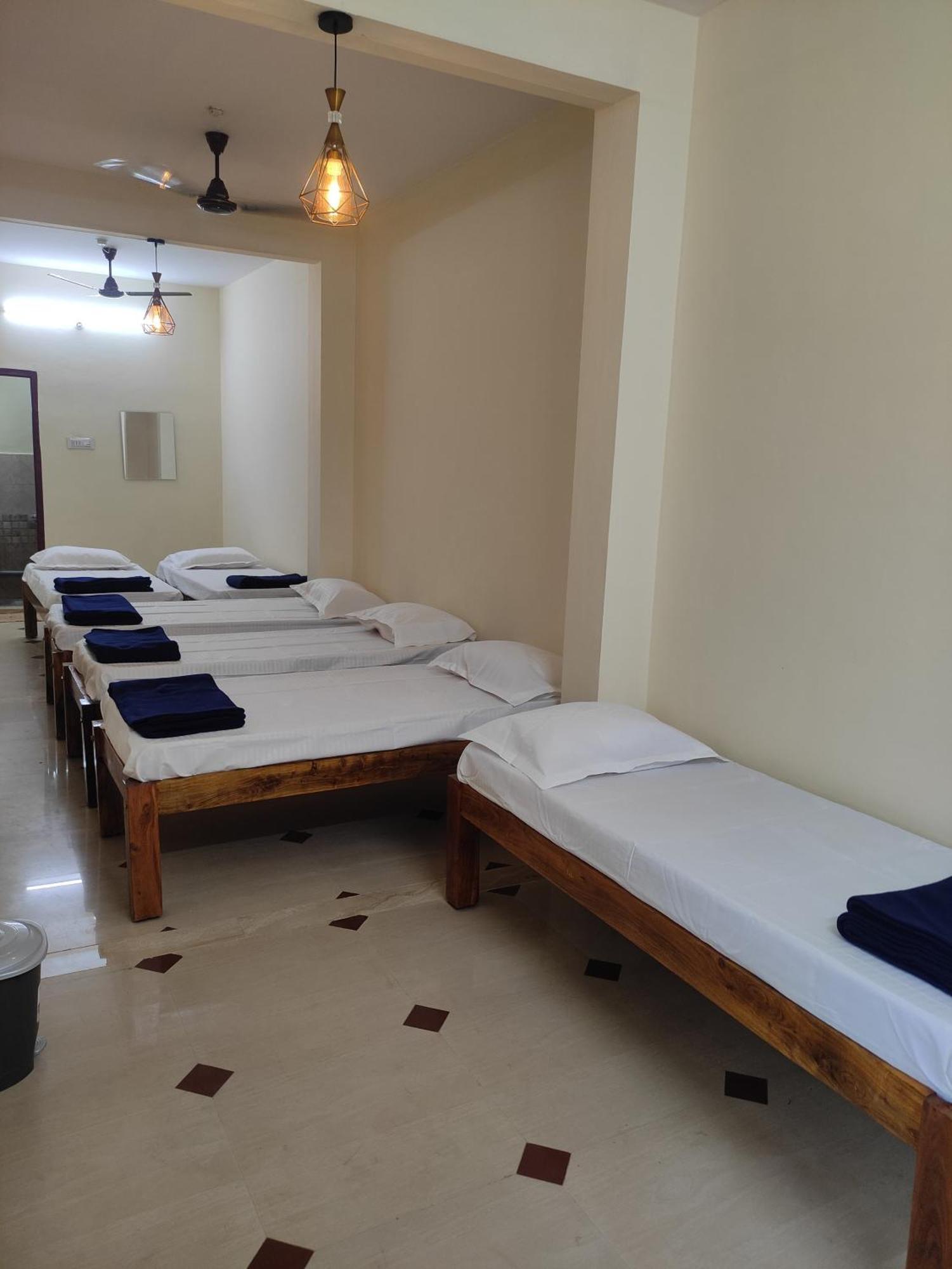 Nest Inn Service Rooms Chikmagalūr 外观 照片